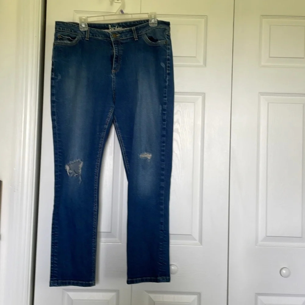 Boden sz 12 jeans. Medium blue wash. Distressed. 29” inseam.